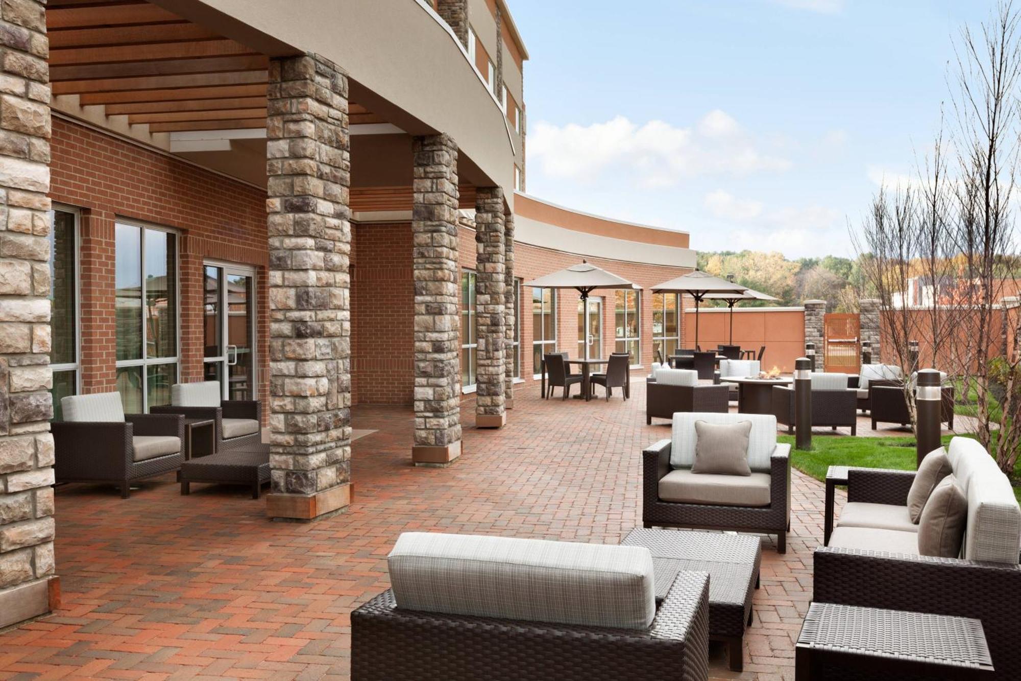 Courtyard By Marriott Boston Dedham/Westwood Hotel Kültér fotó
