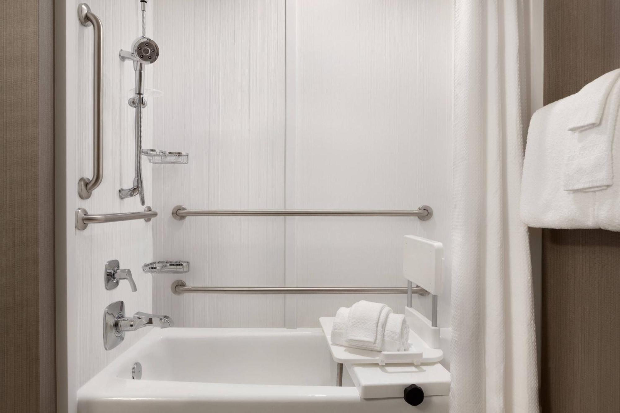 Courtyard By Marriott Boston Dedham/Westwood Hotel Kültér fotó