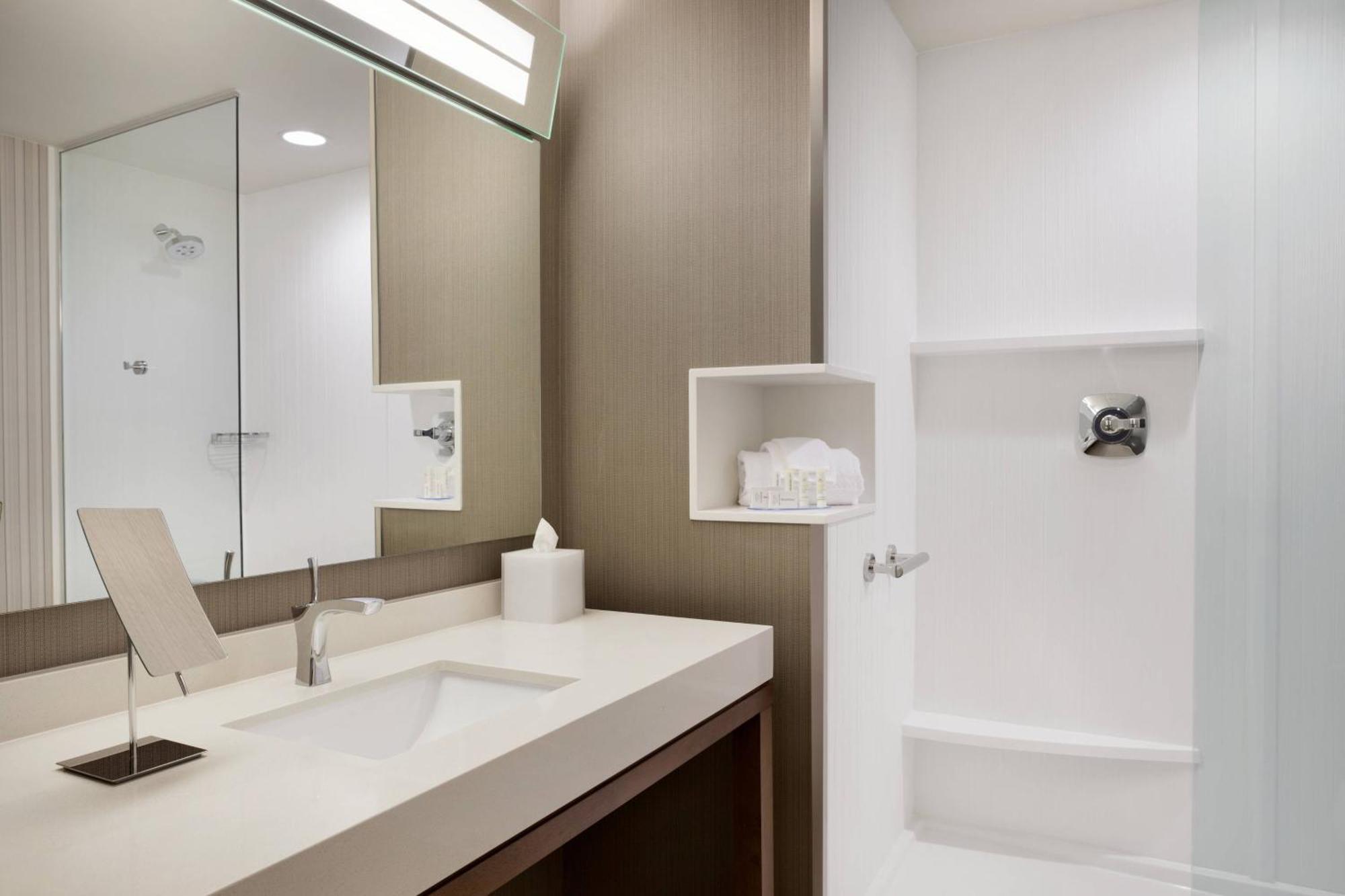 Courtyard By Marriott Boston Dedham/Westwood Hotel Kültér fotó