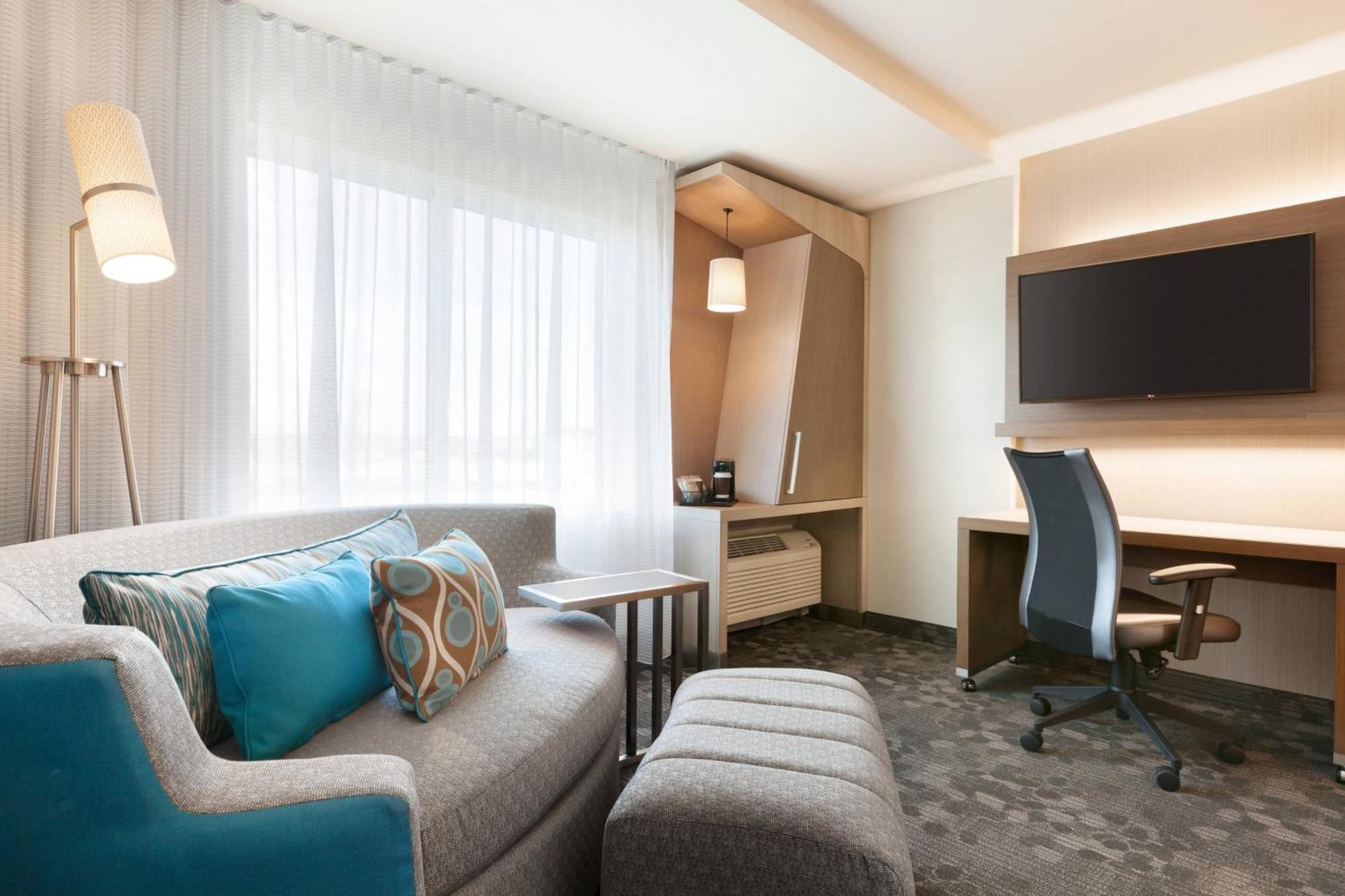 Courtyard By Marriott Boston Dedham/Westwood Hotel Kültér fotó